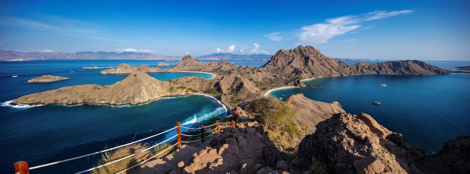 Journeys Crowne Plaza Bajo